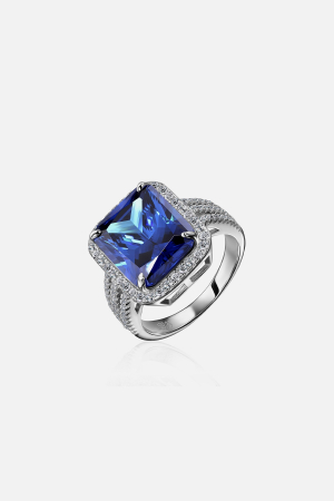 Серебряное кольцо 925 пробы синее с белыми фианитами