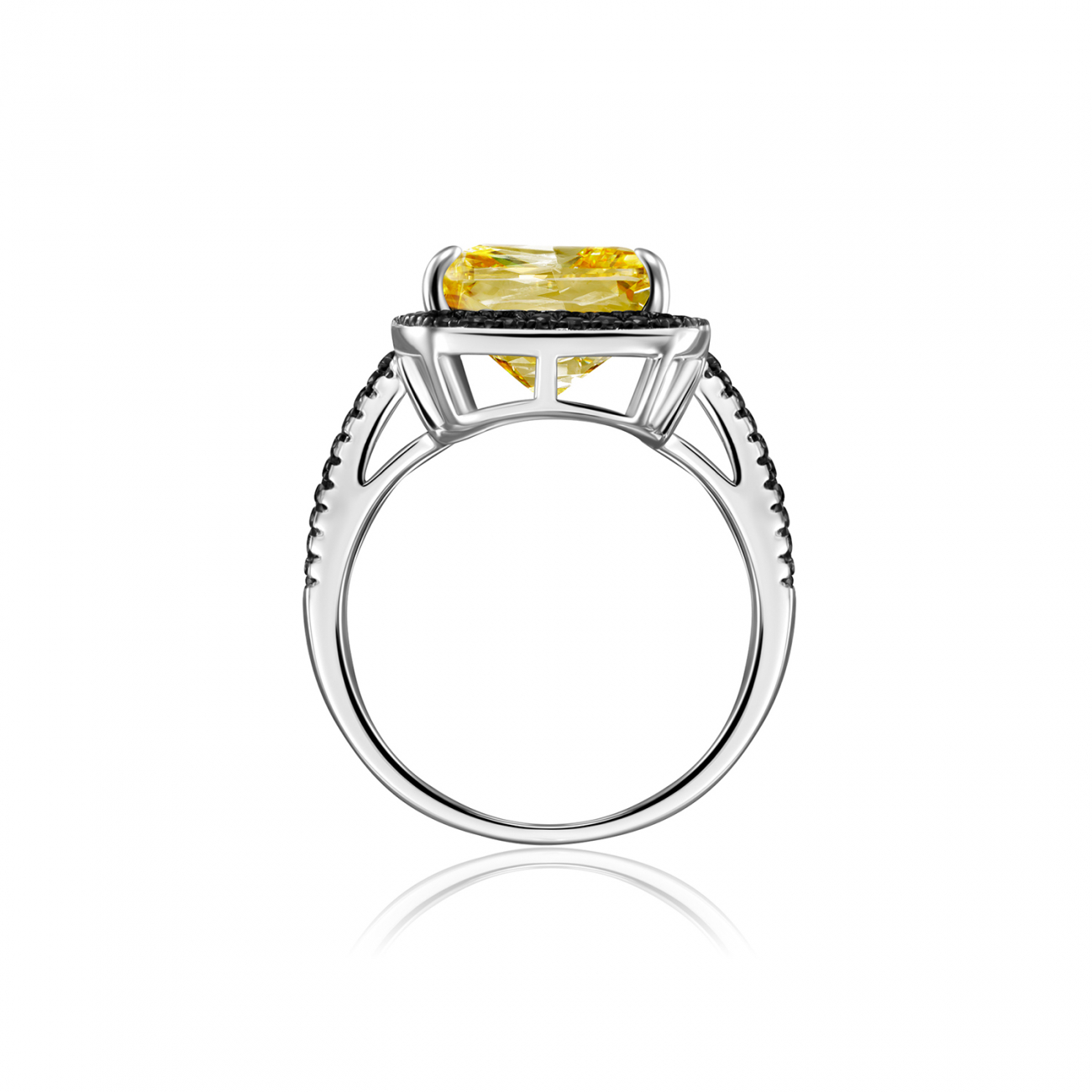 Серебряное кольцо 925 пробы желтое с черными фианитами